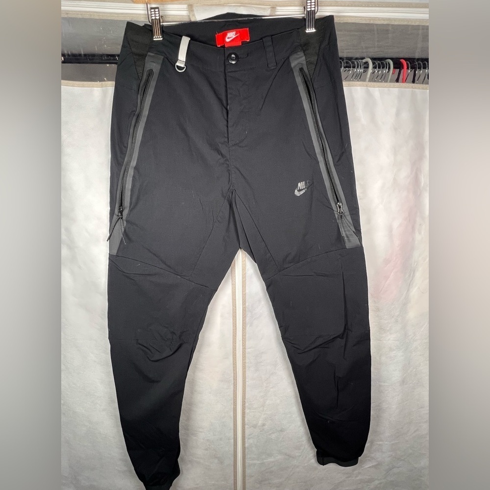 Nike Sportswear Men’s Tech Pack Woven Black Tapered Pants Medium 30 927991